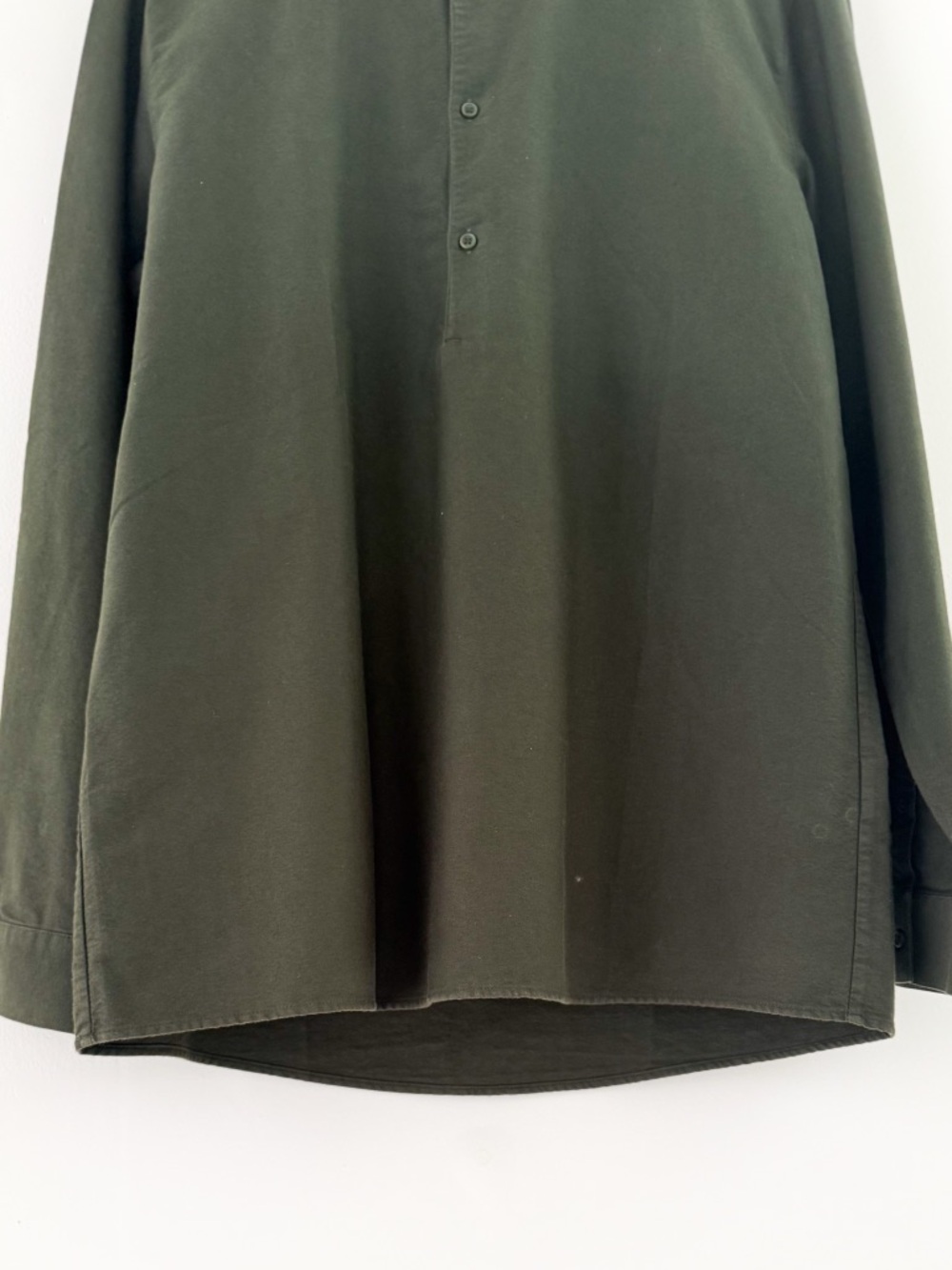 New COS Men's Olive Green Band Collar Shirt Quarter Button Twill Size L Men's - Picture 7 of 13